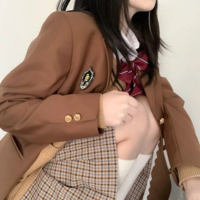 高墙之内的理发室